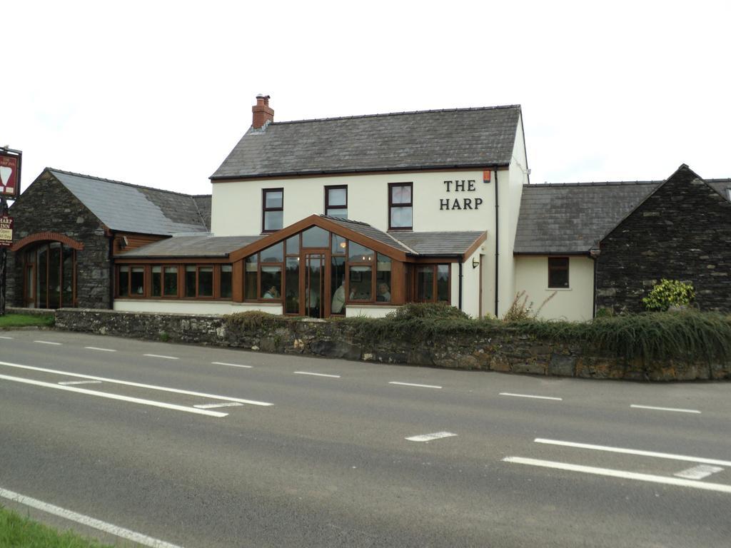 Hotel The Harp At Letterston Esterno foto